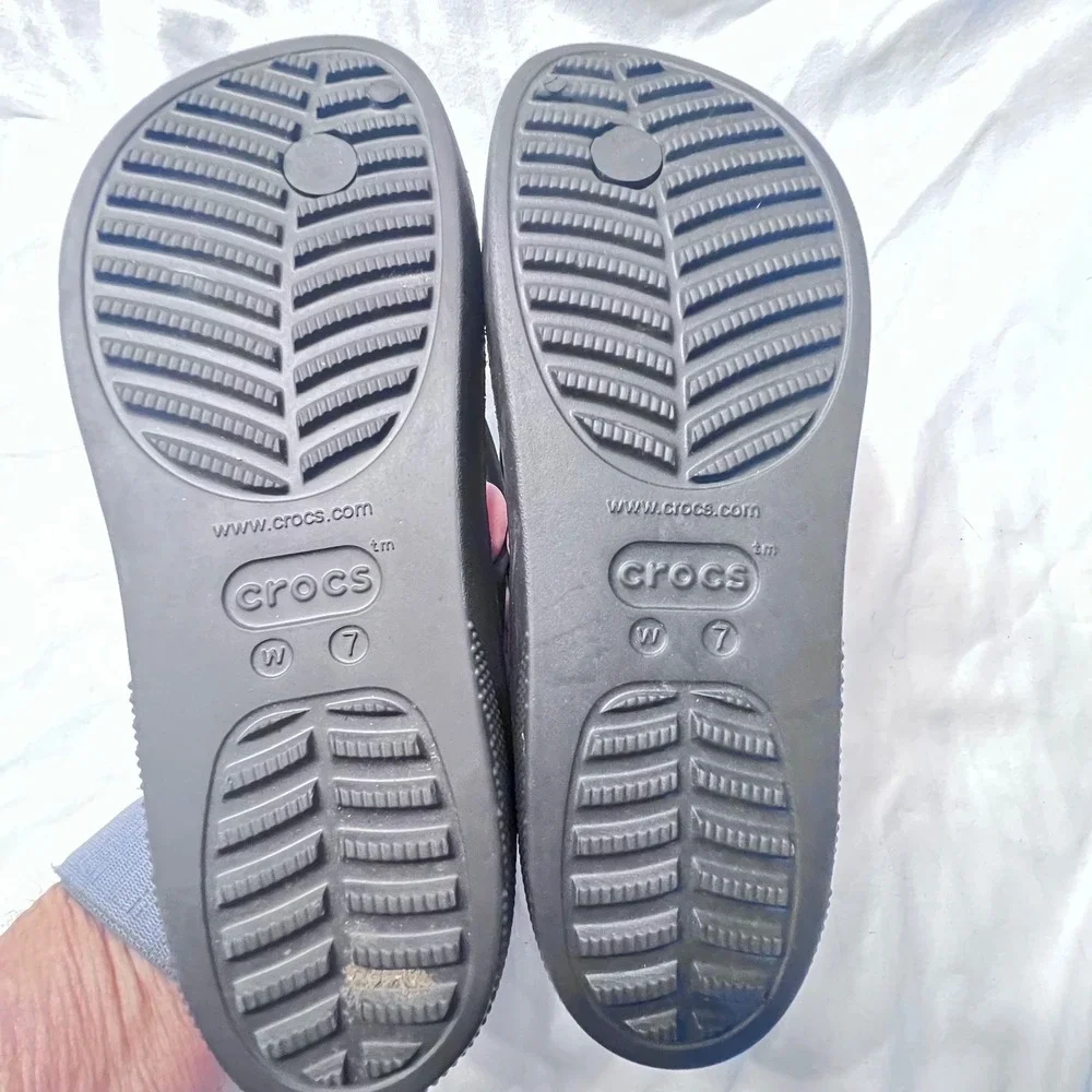 Crocs Kadee II Flip Flops Womens Size 7 Black Thong Sandals Lightweight Casual